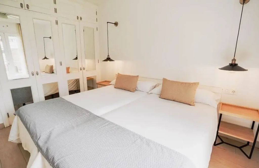 1 Bedroom Deluxe Apartment