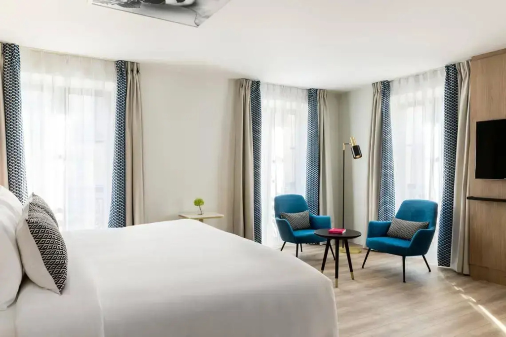 Renaissance Paris Vendome Hotel 72
