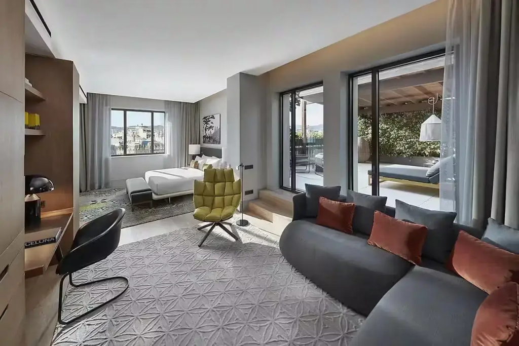 Penthouse Double Suite full double bed