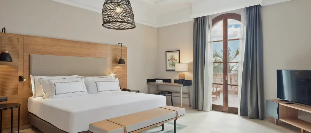 Royal The Level Double Suite (full double bed)