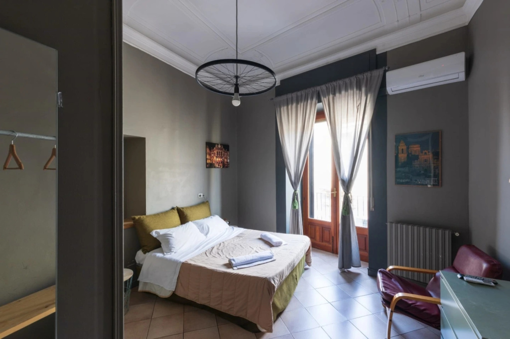Mandarin Double room (full double bed)