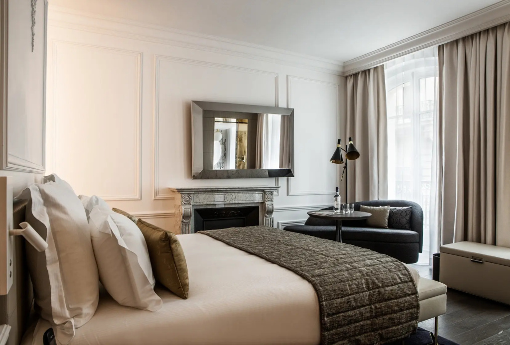 Deluxe Double room (full double bed)