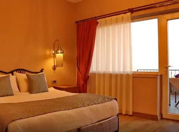Deluxe Double room with balcony (full double bed)