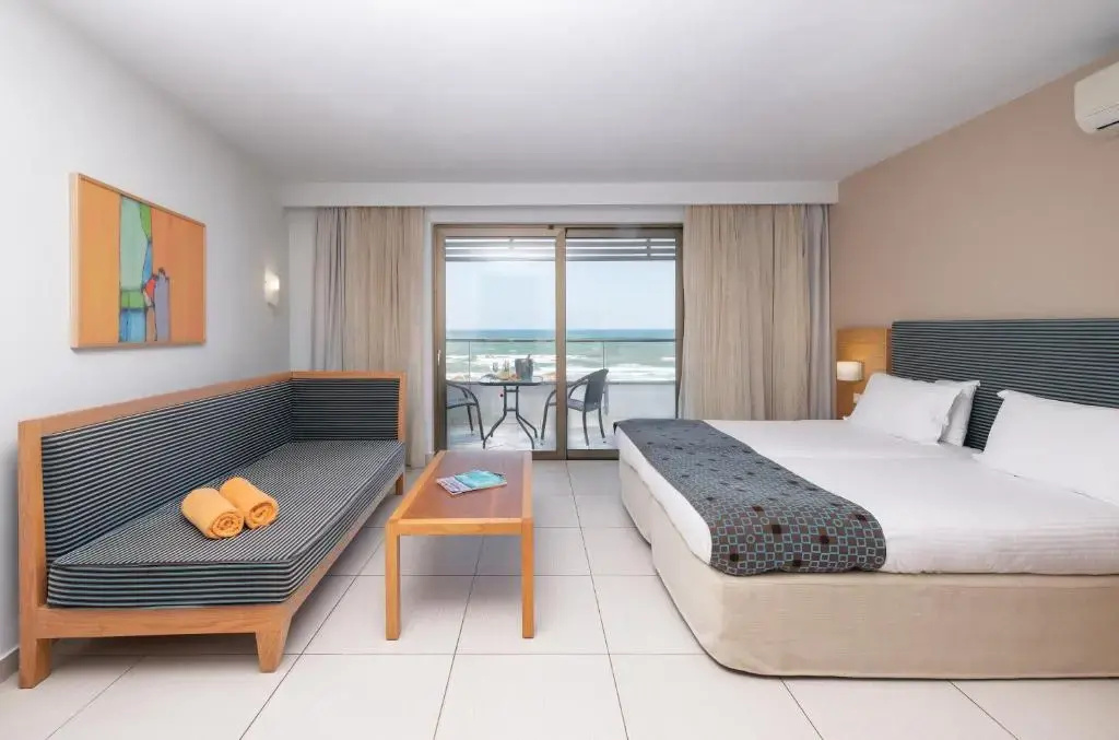 Double Studio with sea view (twin beds)