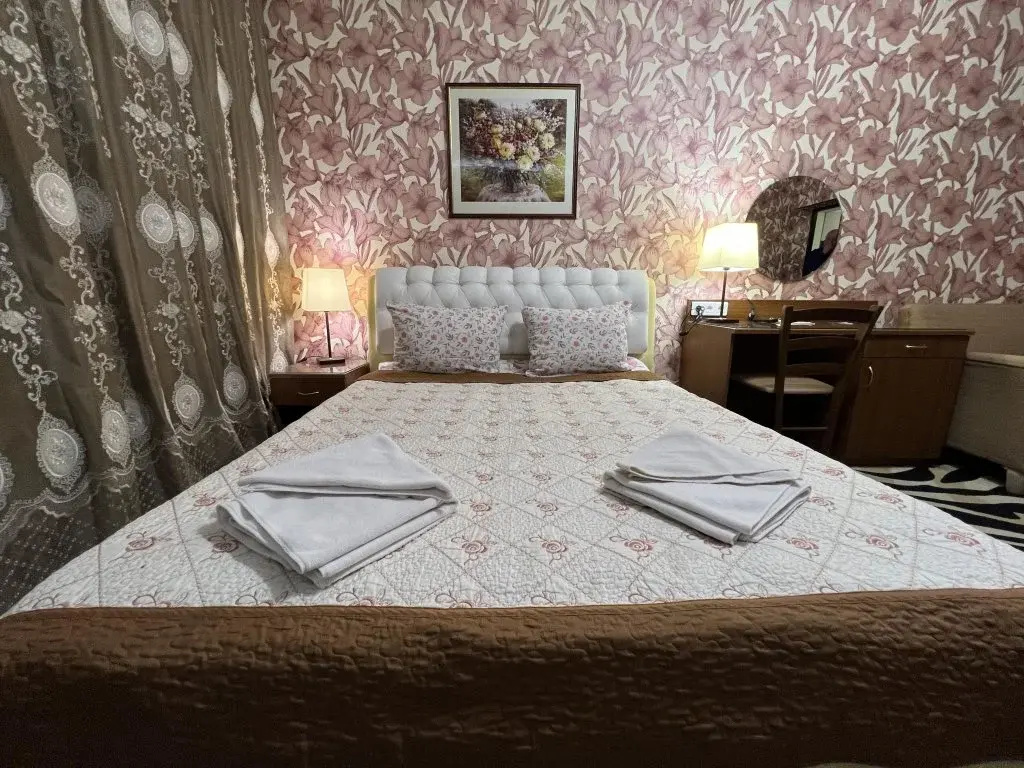 Double Suite (full double bed)