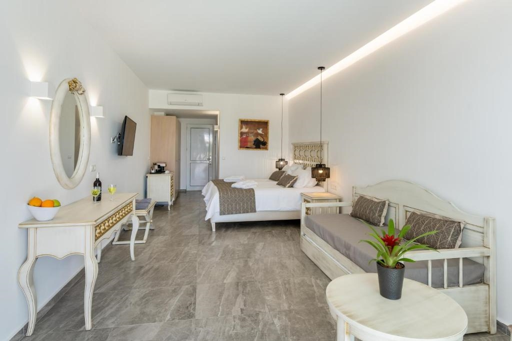 Double Junior Suite (full double bed)