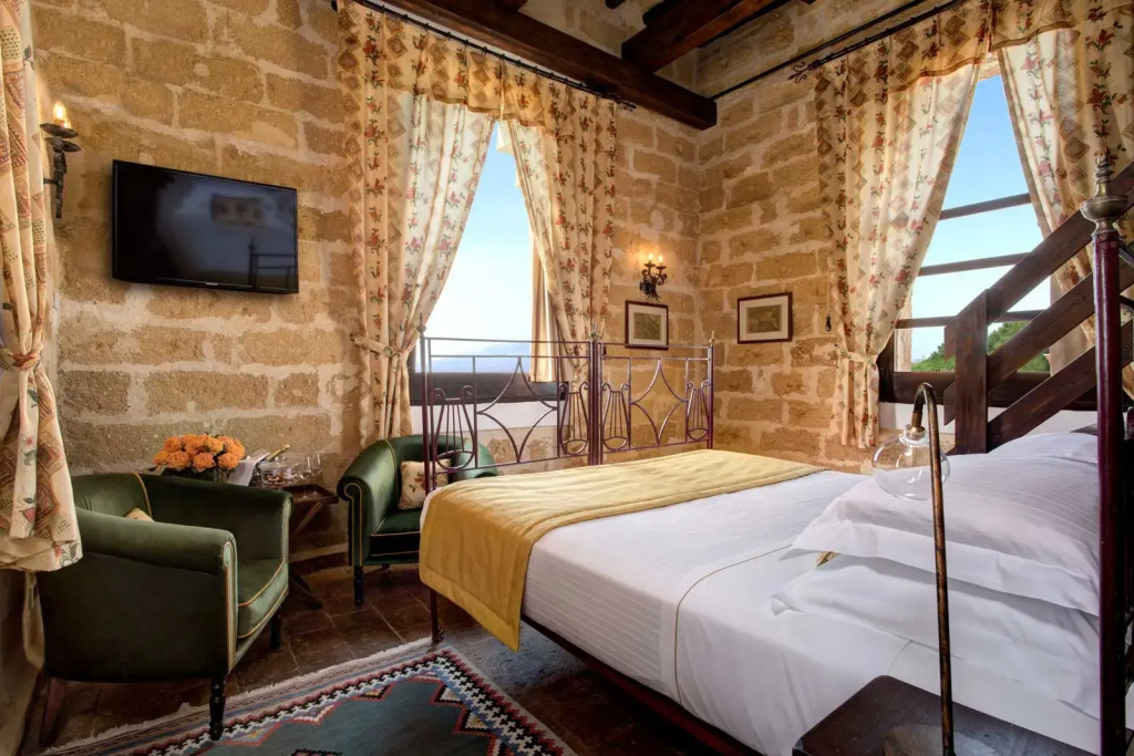 Double Historic Tower Suite (full double bed)