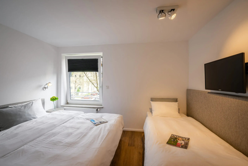 Comfort Double room with street view (full double bed)