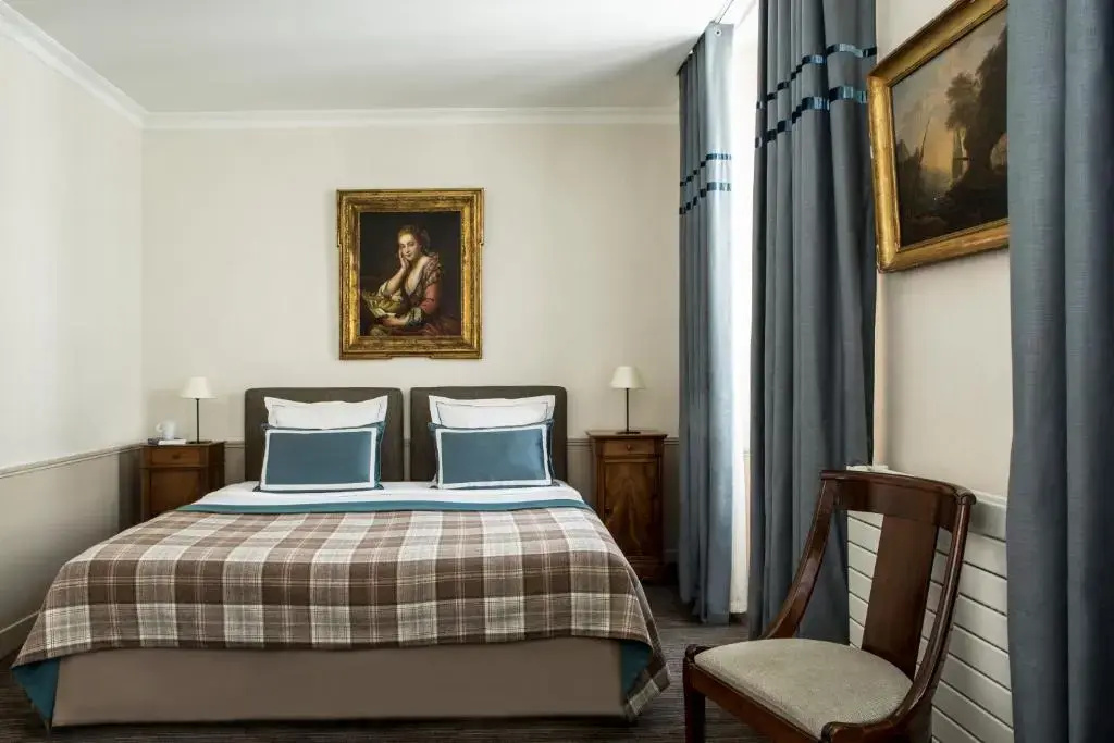 Deluxe Double room (full double bed)
