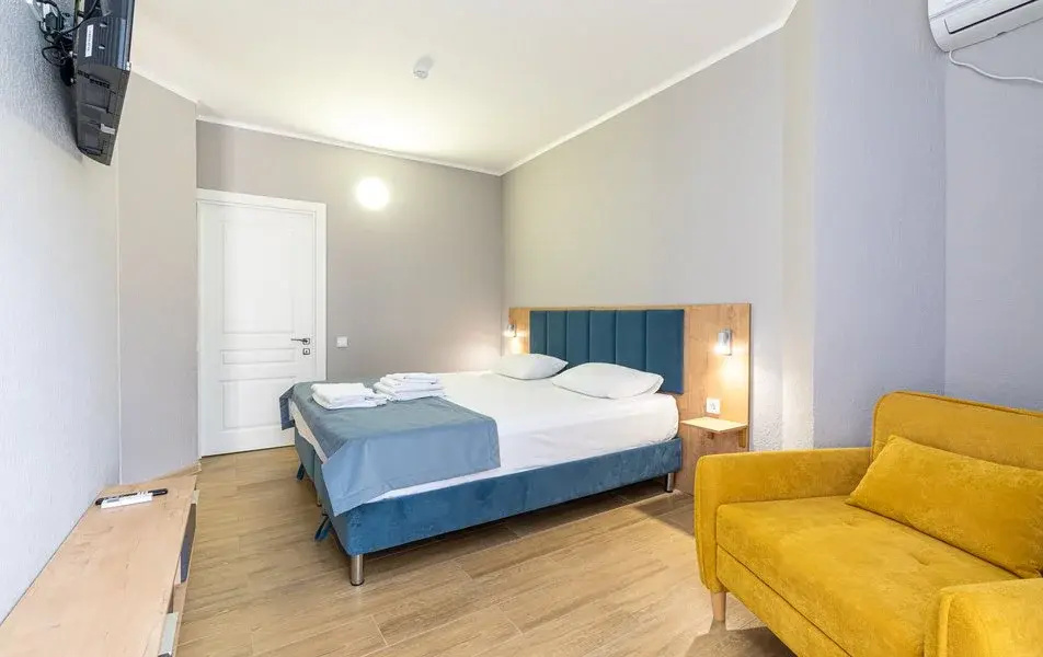 1 room Double Junior Suite (full double bed)