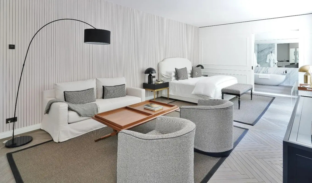 Anatole Double Suite (full double bed)