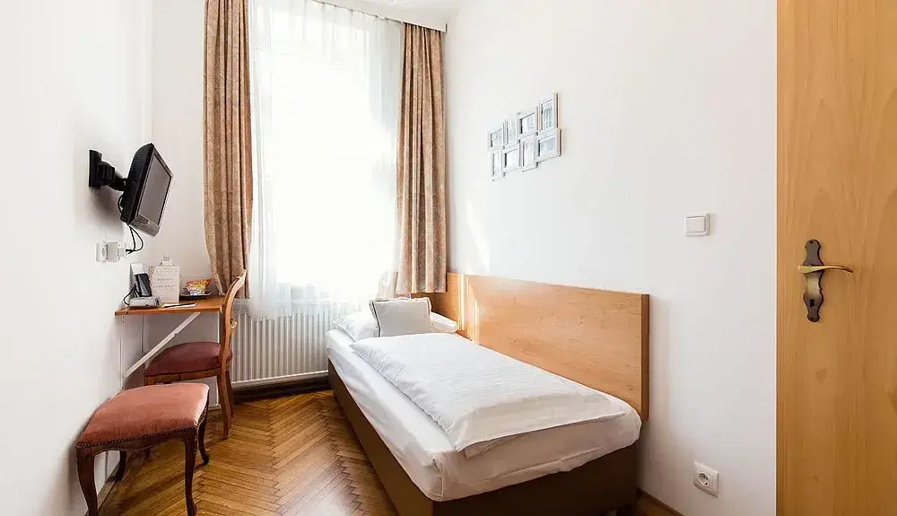 Flohwalzer Economy room