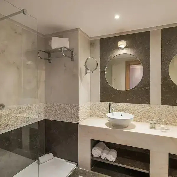 Sesimbra Oceanfront Hotel - Chambres