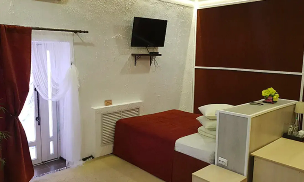 No. 9 Single room