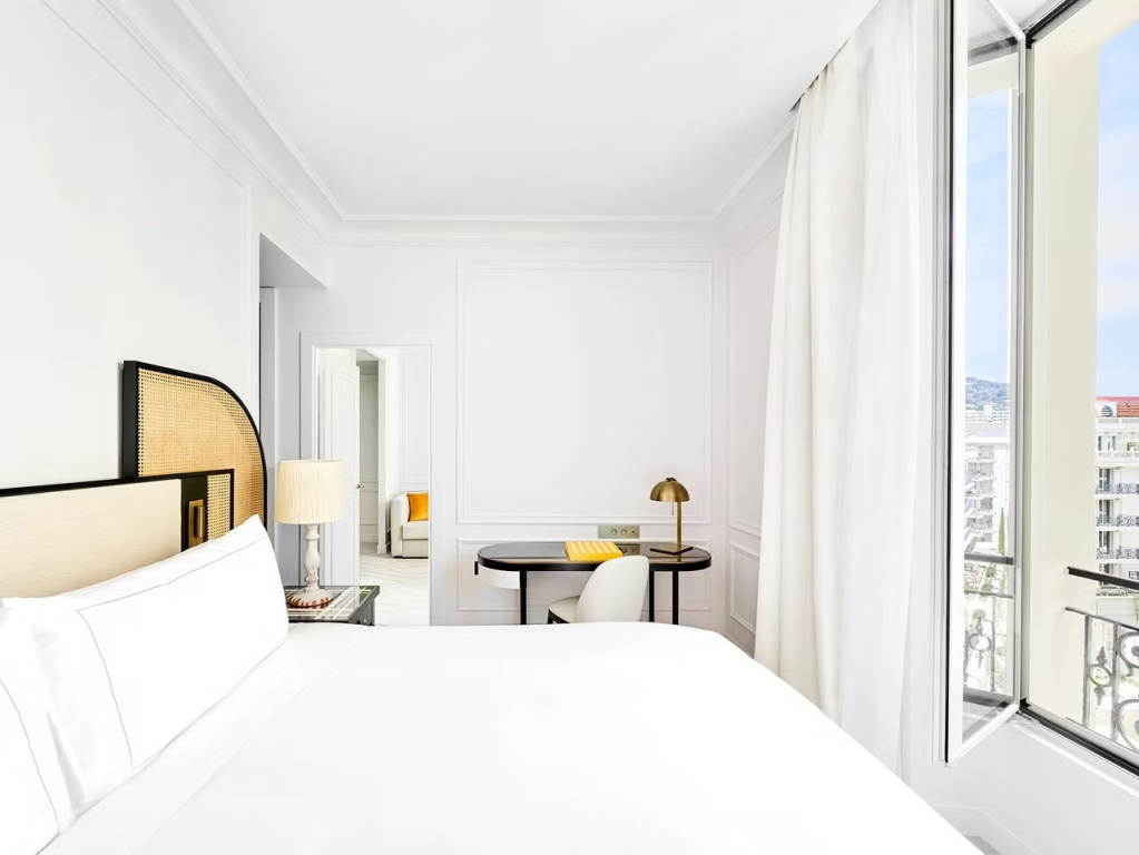 1 Bedroom Double Suite (full double bed)