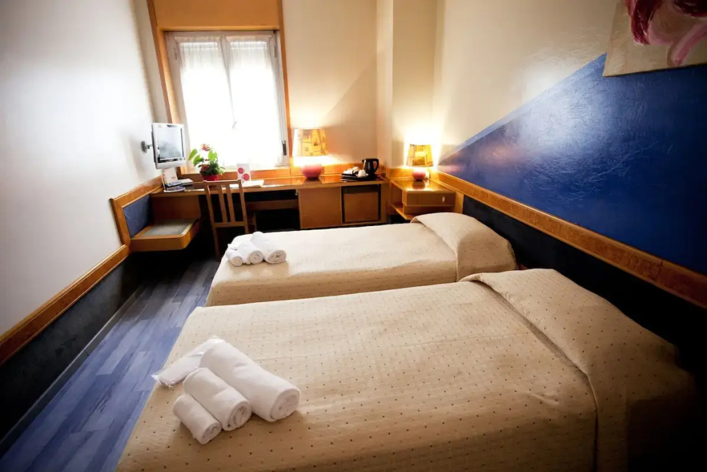 Hotel Diplomatic - Chambres