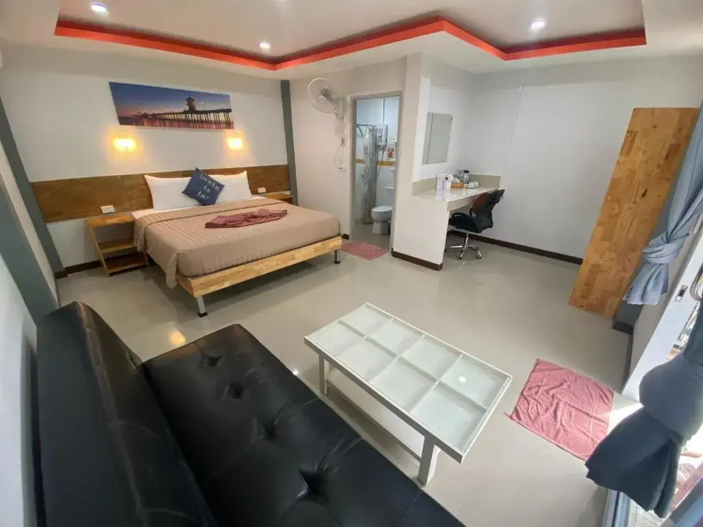 Double room (full double bed)