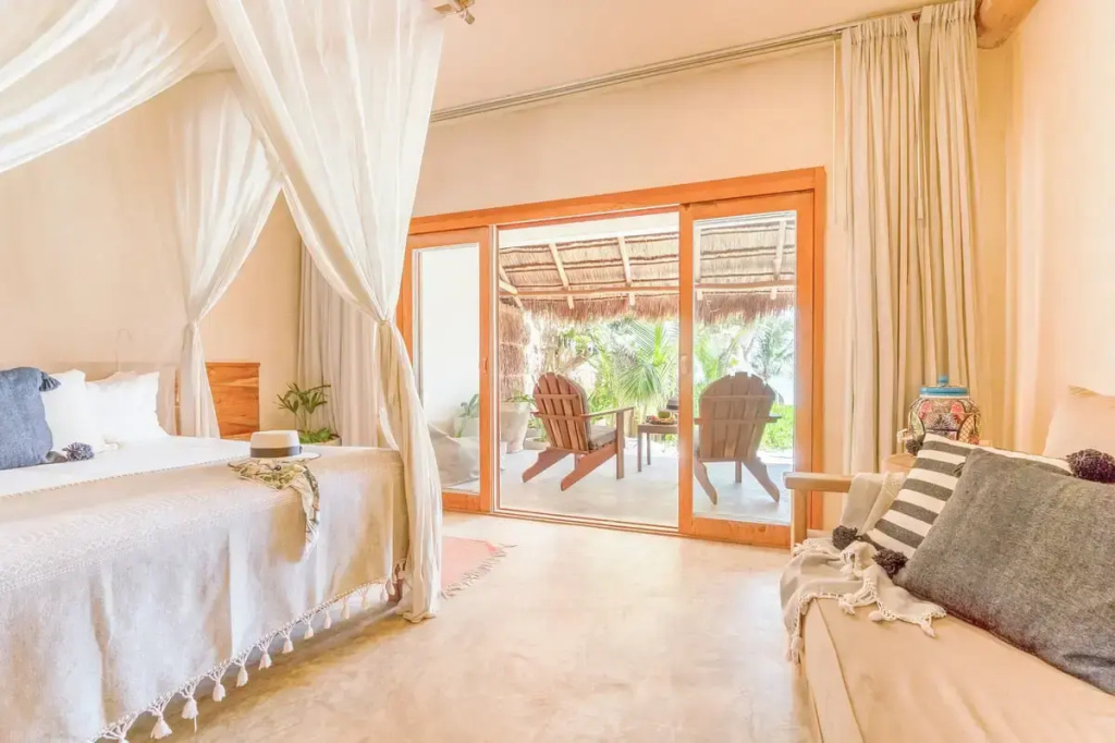 Beach Level Double Junior Suite oceanfront (full double bed)