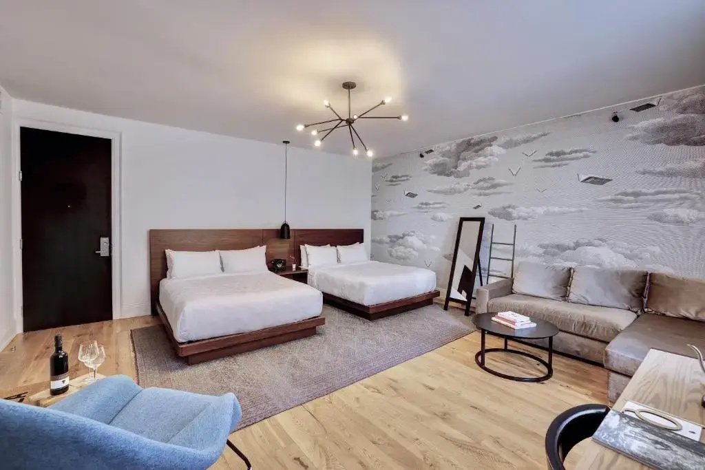 Double Suite (twin beds)