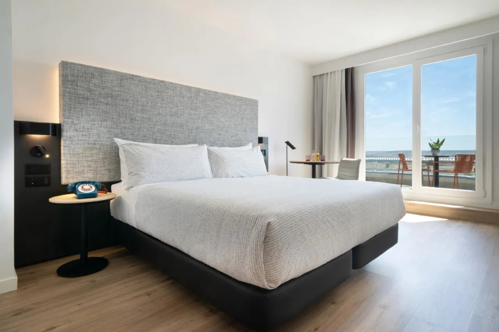 With Terrace Double The INNSiDE Room (full double bed)