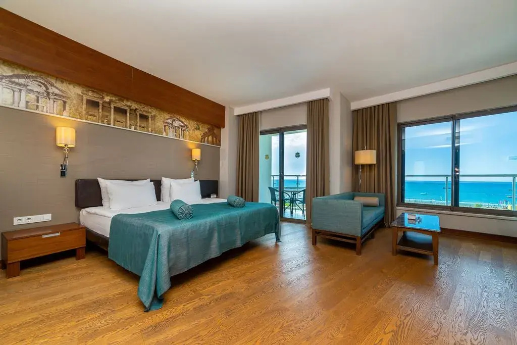 Elite Double Suite with sea view (full double bed)