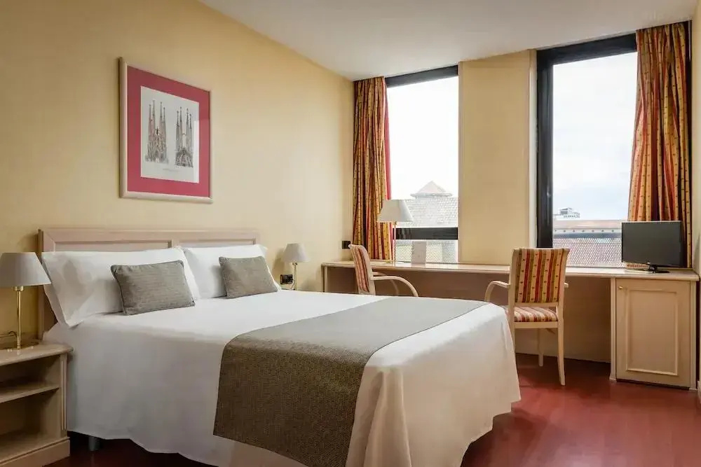 Double room with view (full double bed)