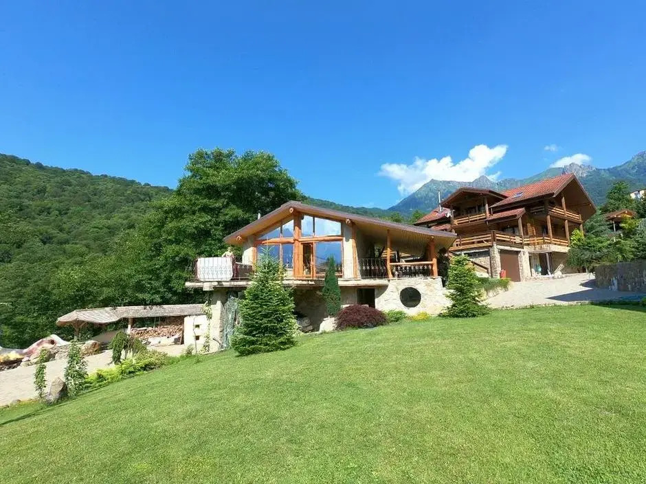 Гостевой дом Grand Chalet в Красной Поляне