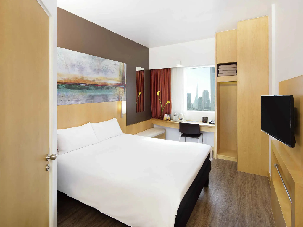 Standard Double room with city view (full double bed)