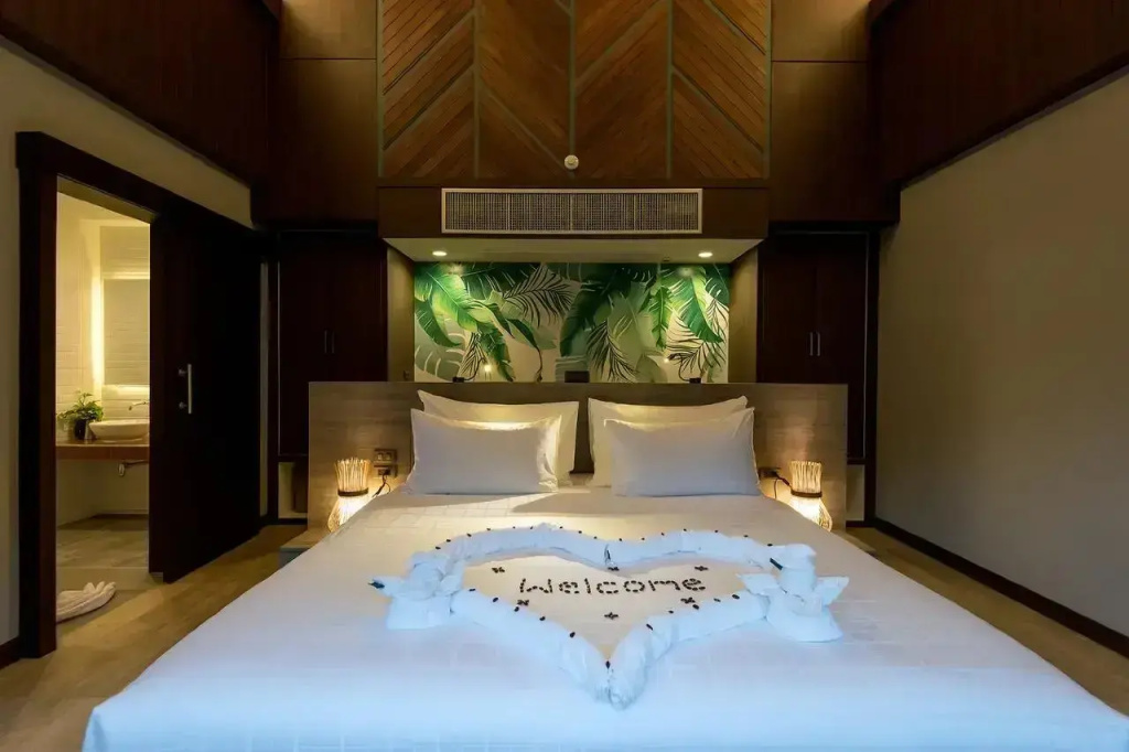 Deluxe Double Villa with pool view (full double bed)