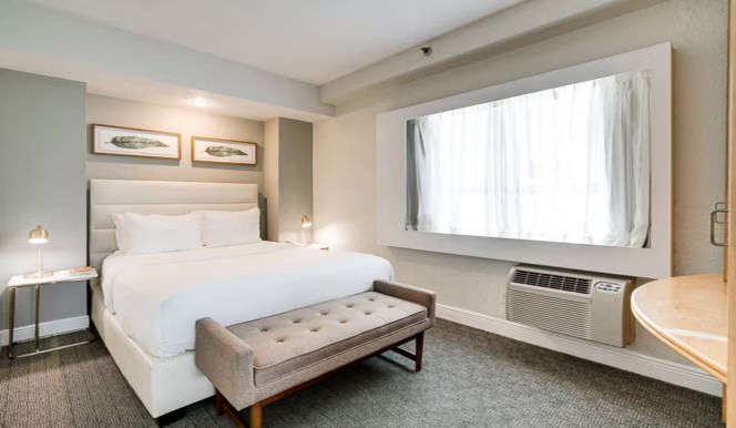 Crest Hotel Suites - Chambres
