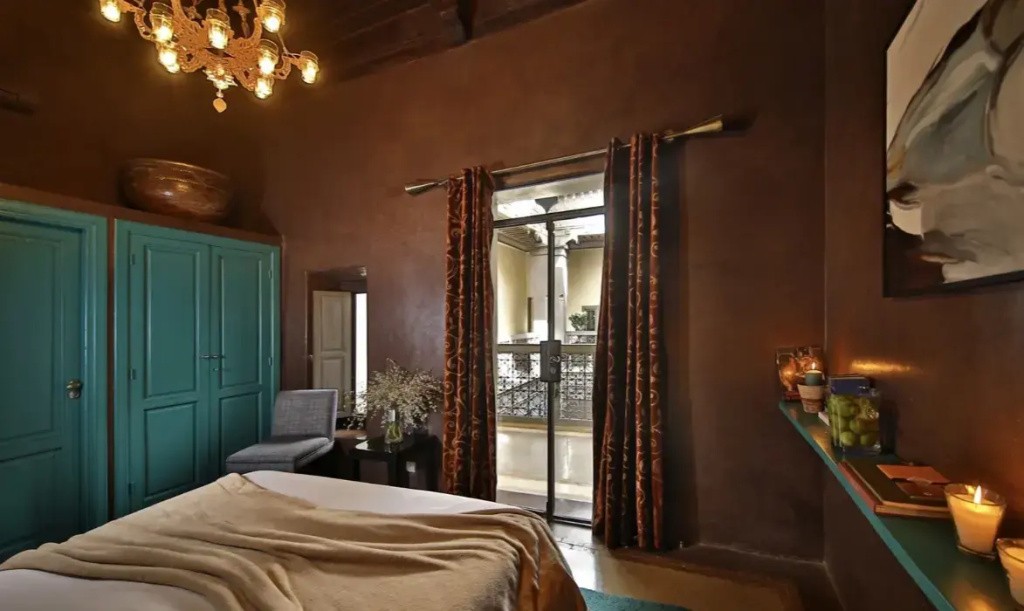 Mirage Double room (full double bed)
