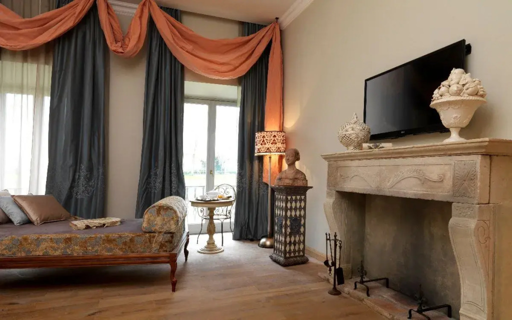 Двухместный люкс вид на реку Арно двуспальная кровать в Hotel Ville sull'Arno