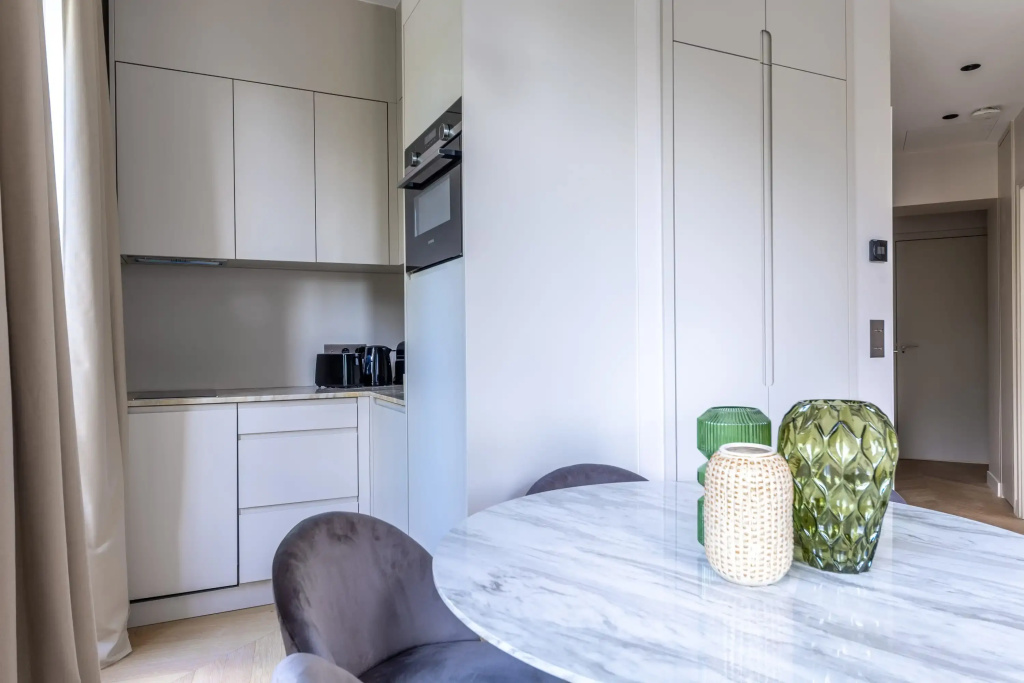 2 Bedrooms Apartment