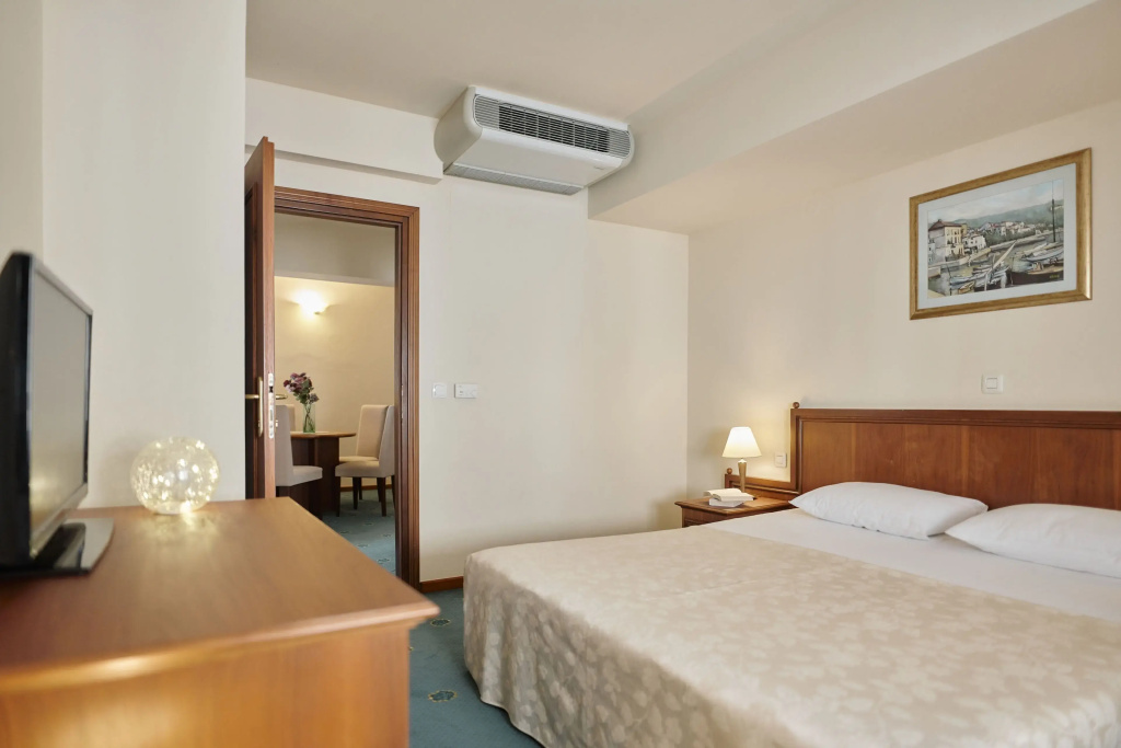 Double Suite with sea view (full double bed)