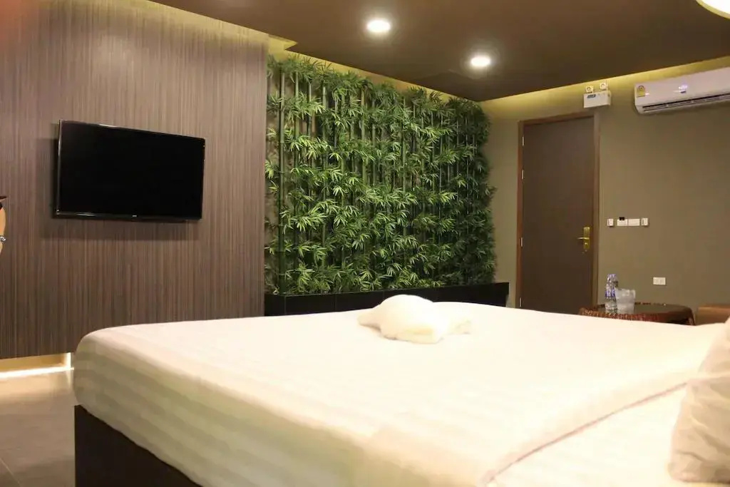 Grand Deluxe No Window Double room (full double bed)