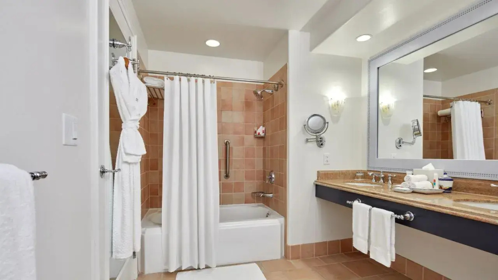 Universal’s Loews Portofino Bay Hotel - Chambres