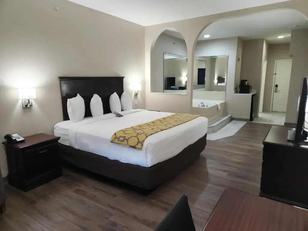 Double Suite (full double bed)