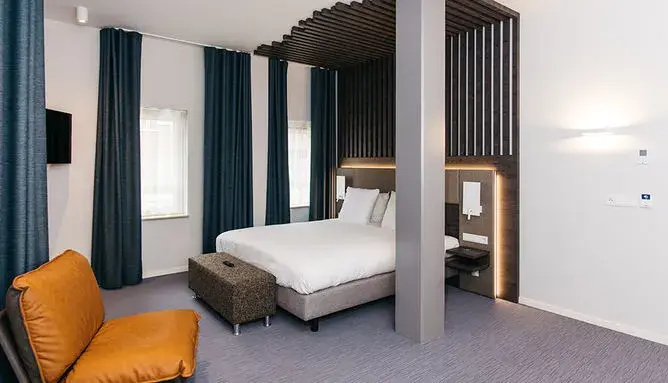 Double Junior Suite (full double bed)
