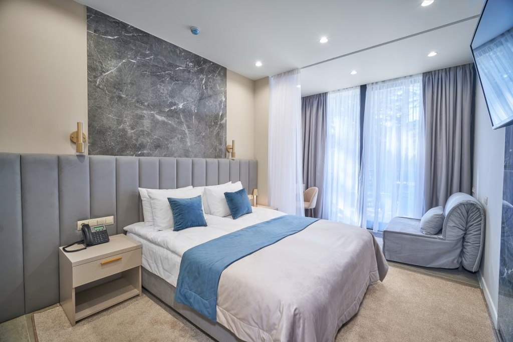 Mirror Family Hotel Room Type - Standard Double room twin beds