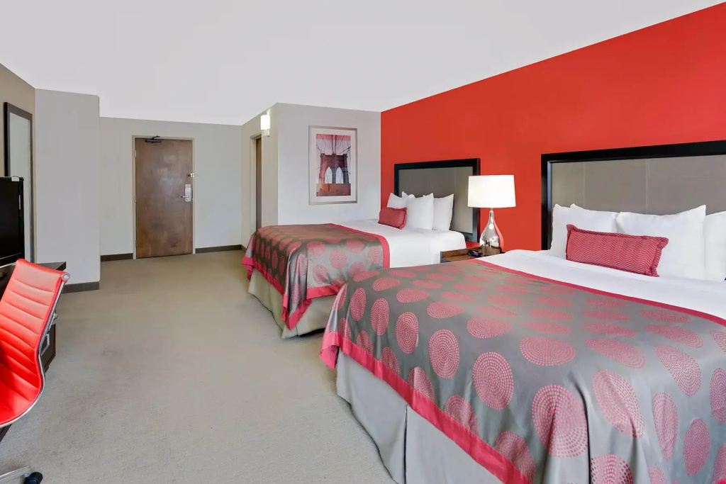 Ramada by Wyndham Marquette - Chambres