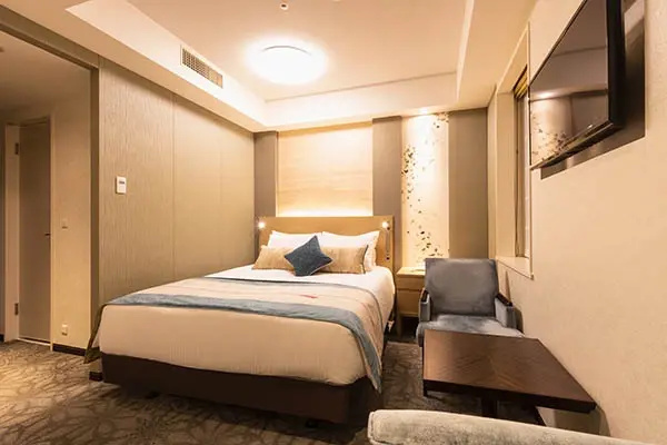 Atrium Side Double room full double bed