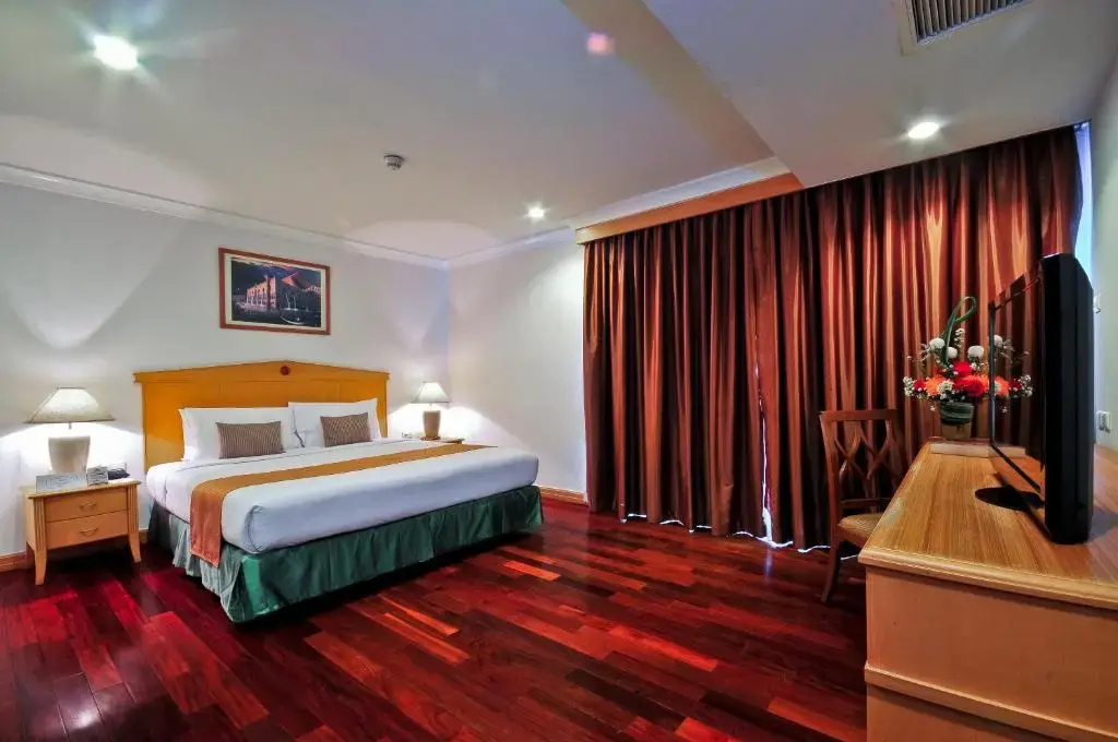 Double Suite (full double bed)