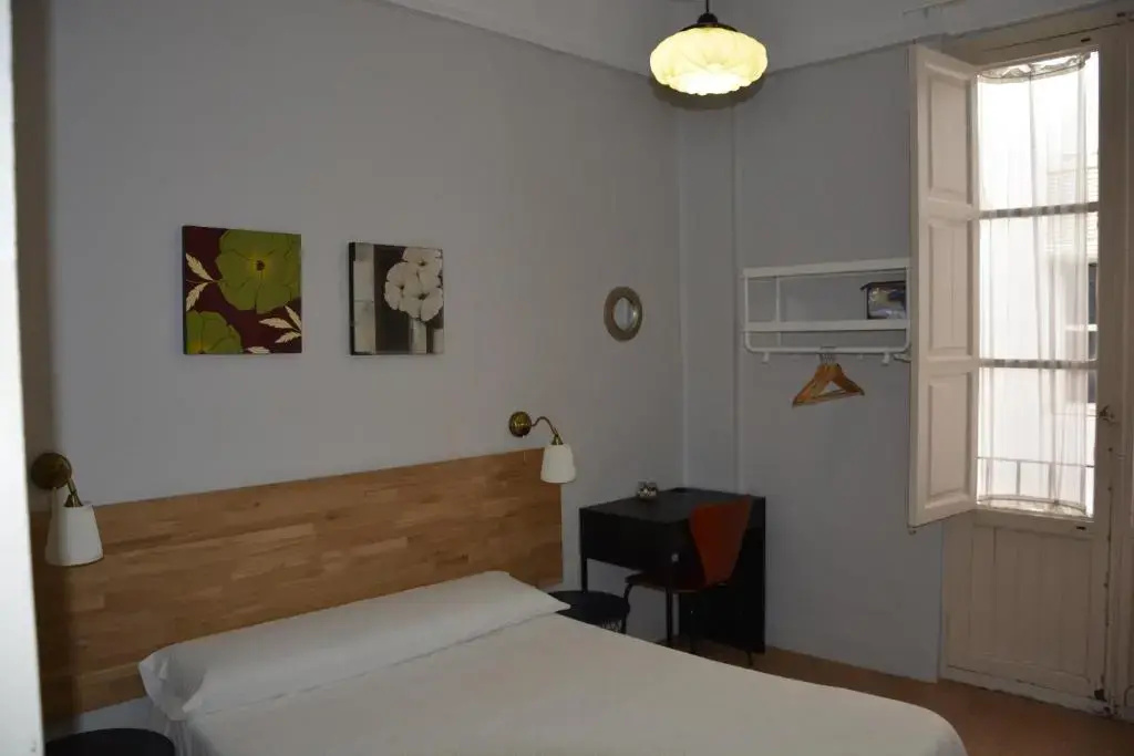Double room (full double bed)