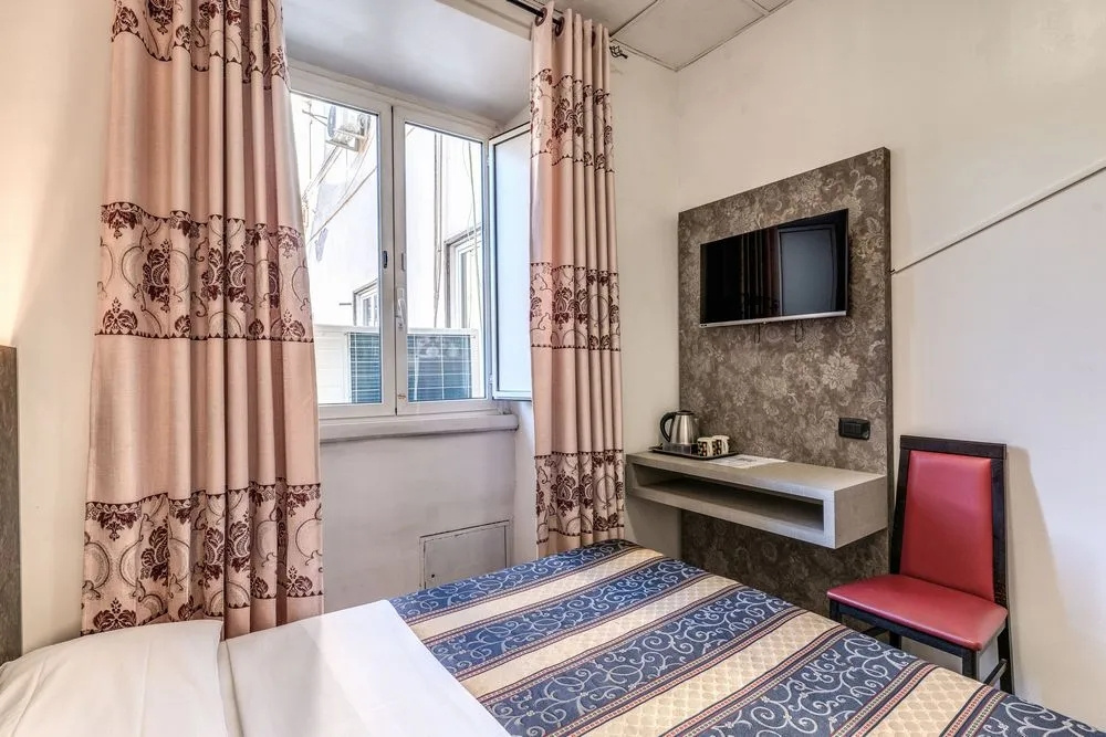 Double room (full double bed)