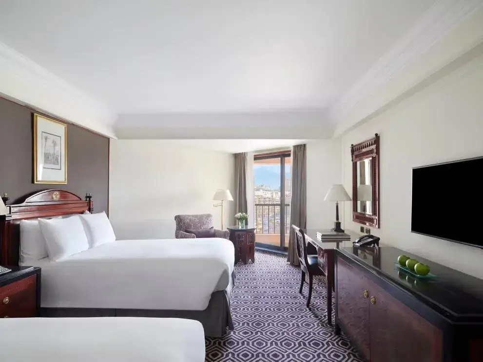 Classic Double room with city view (twin beds)