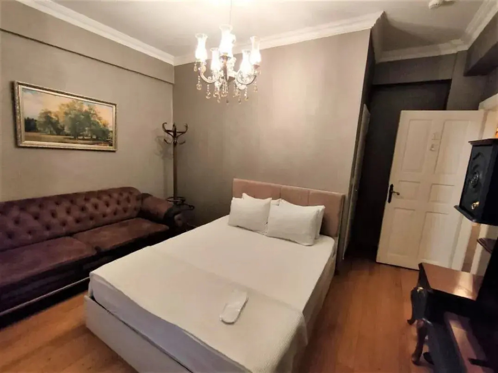 Double room (full double bed)