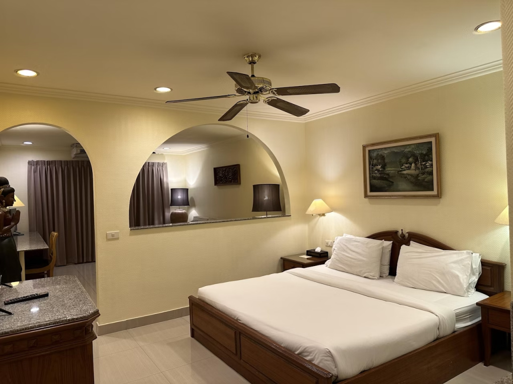 Executive Double Suite (full double bed)
