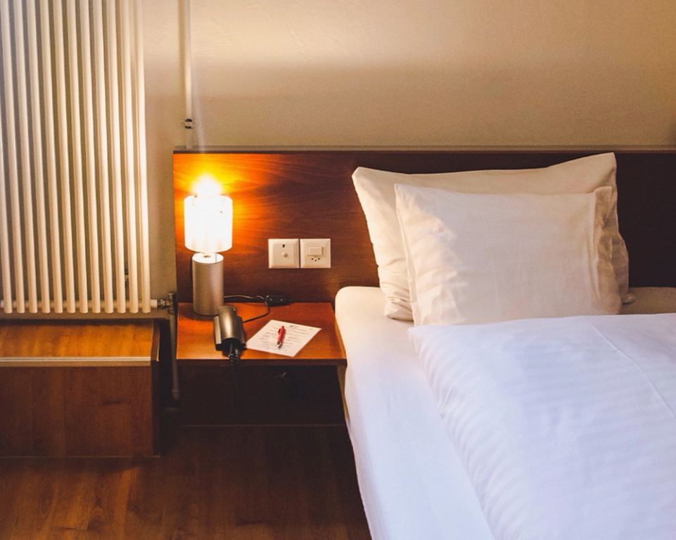 Standard Single room with street view