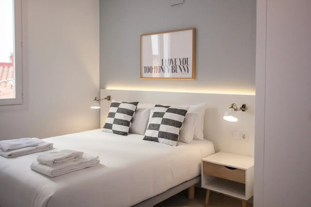 2 Bedrooms Interior Apartment