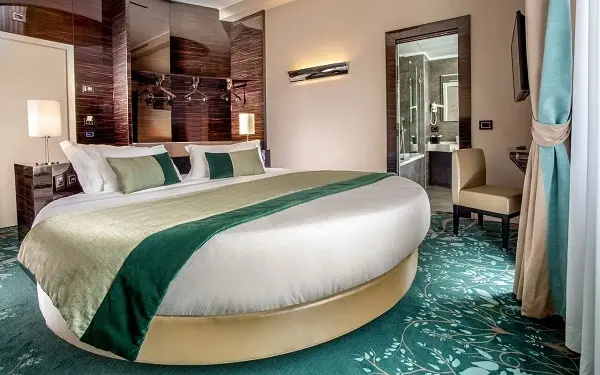 Verde Round Double room (full double bed)